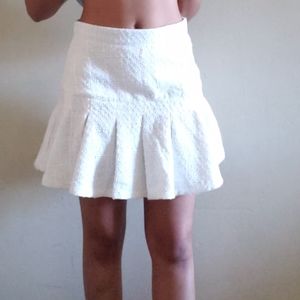 (85)NWOT Kendall+Kylie White Pleated Skirt Size Large